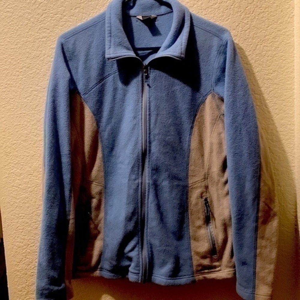 Eddie Bauer women’s zip up
Fleece XL